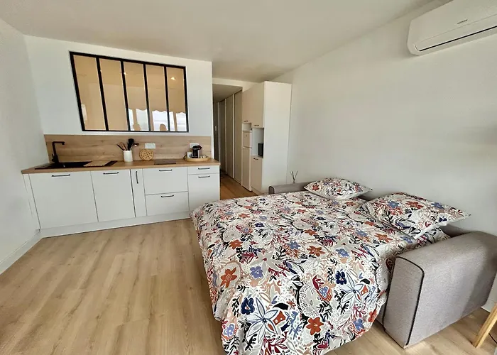 Seaside Serenity - Antibes - Beachfront Apartment -